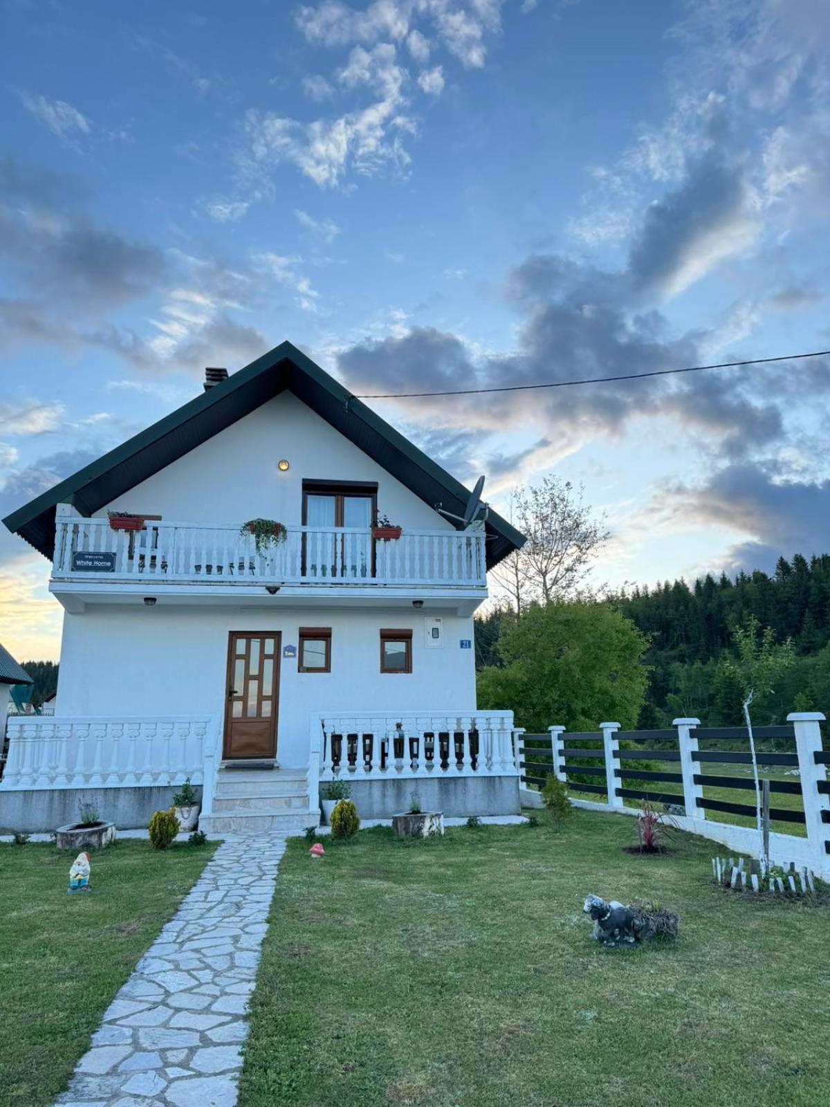 White Home Žabljak Exterior foto